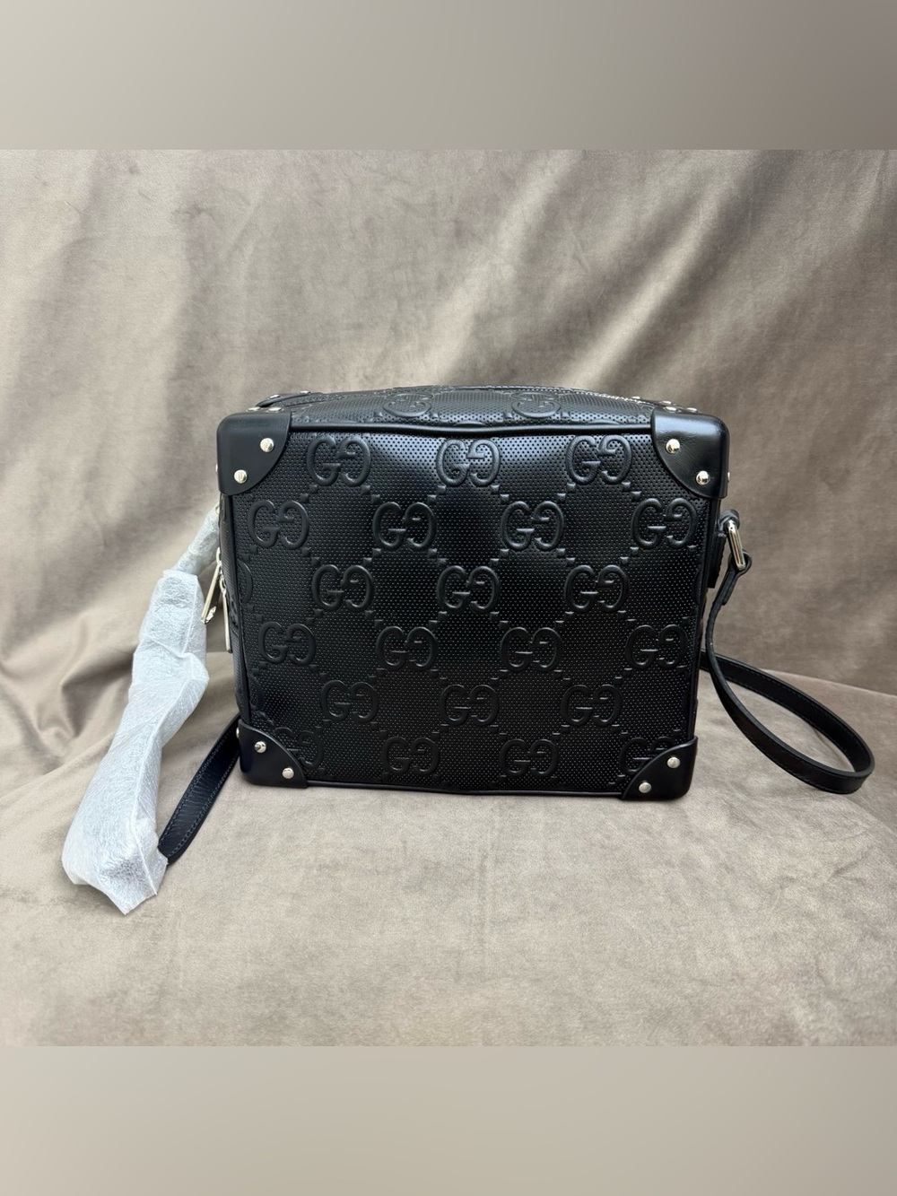 🚩steal Gucci Black GG Embossed Leather Messenger Trunk Bag